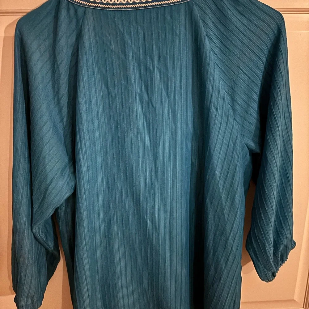 ISAAC MIZRAH | textured button‎ up blouse. Square neck. Size small
